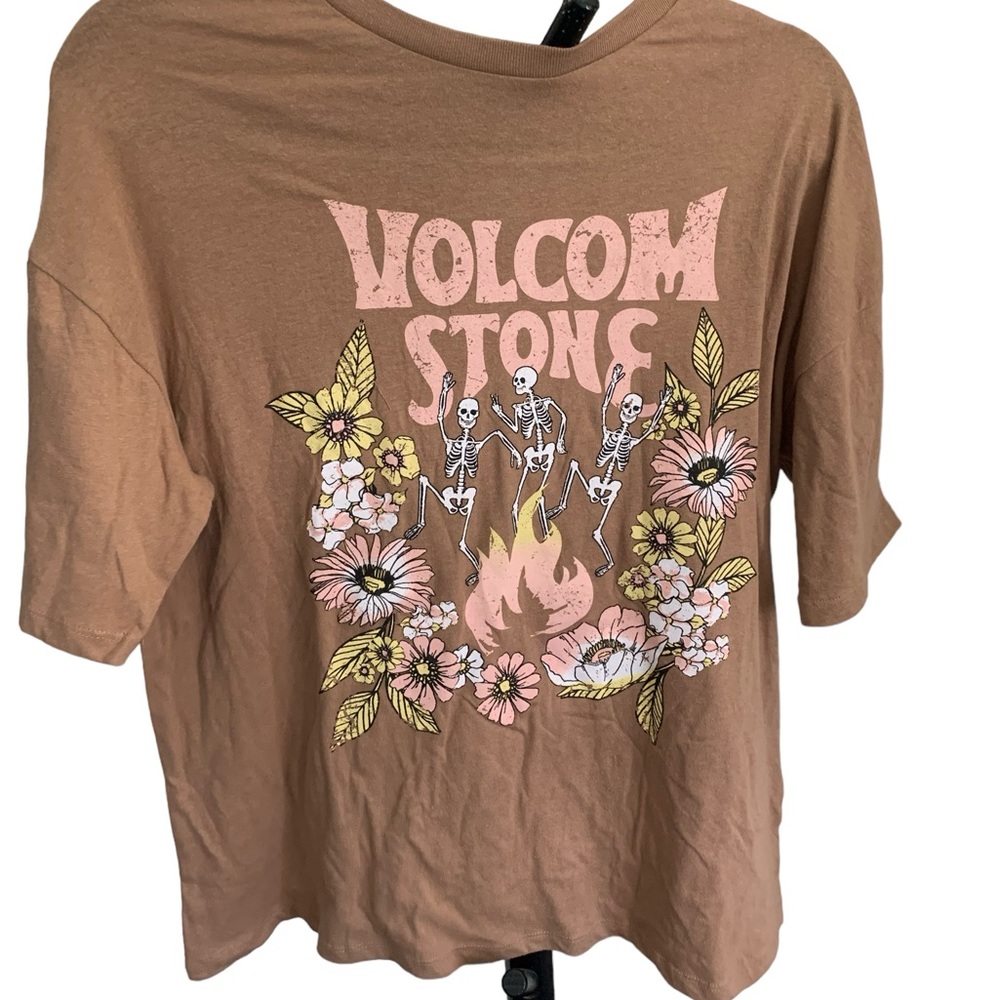 NWT Volcom top